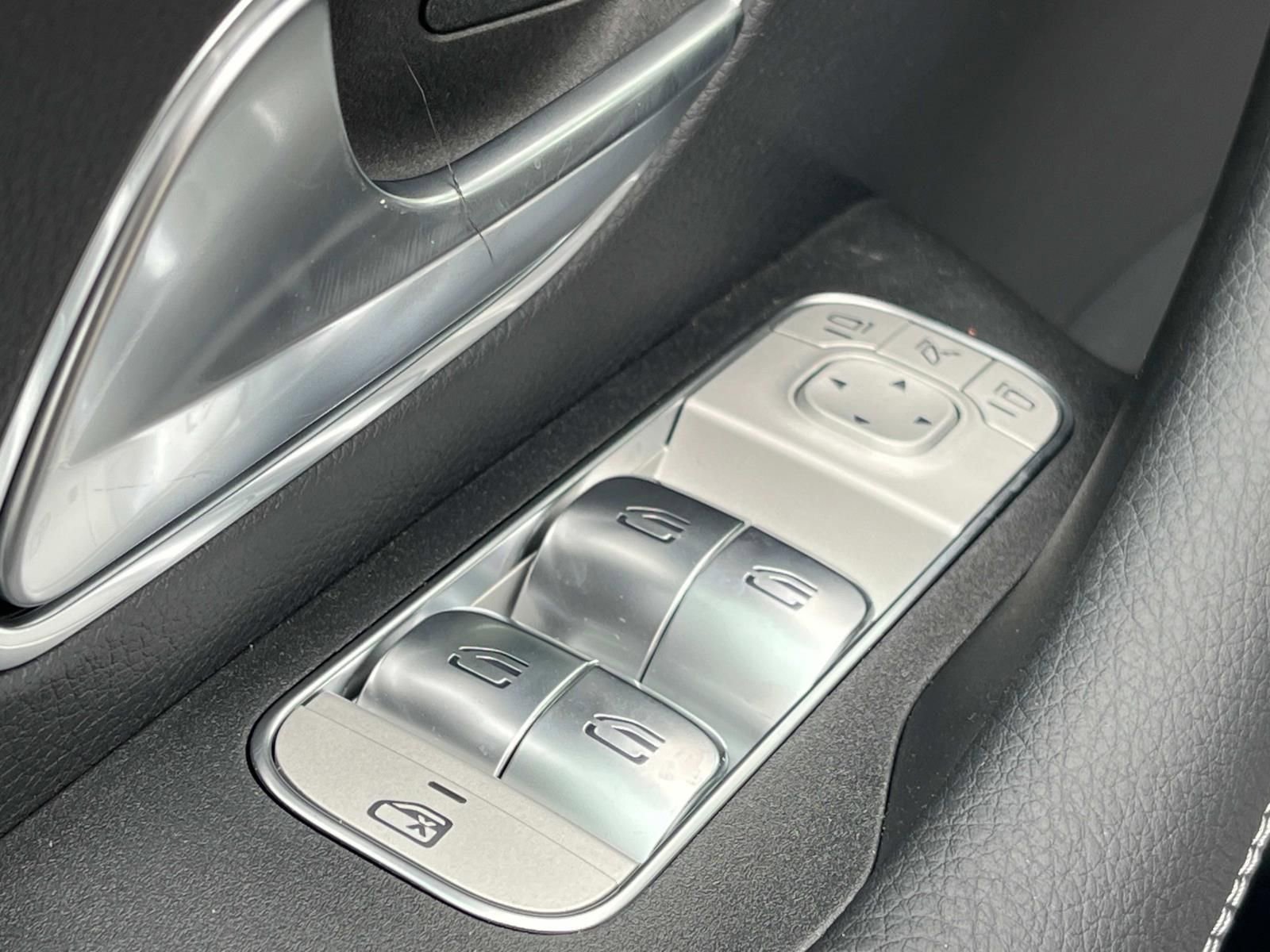 Used 2025 Mercedes-Benz GLE 350 4MATIC image 19