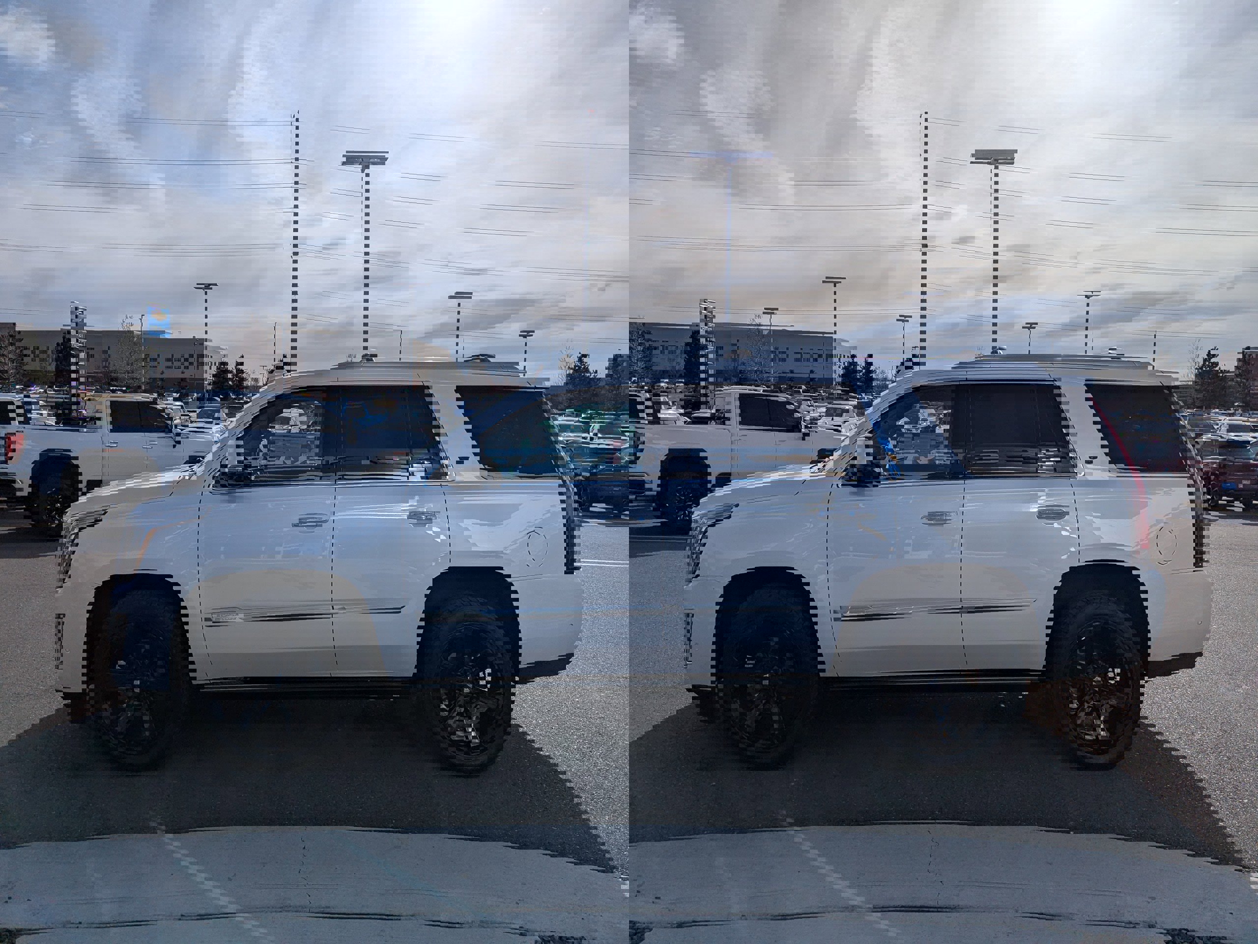 Used 2020 Cadillac Escalade Premium Luxury image 9