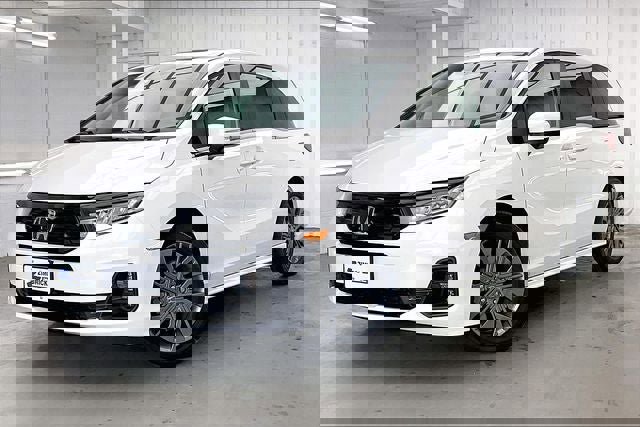 New 2026 Honda Odyssey Touring image 2