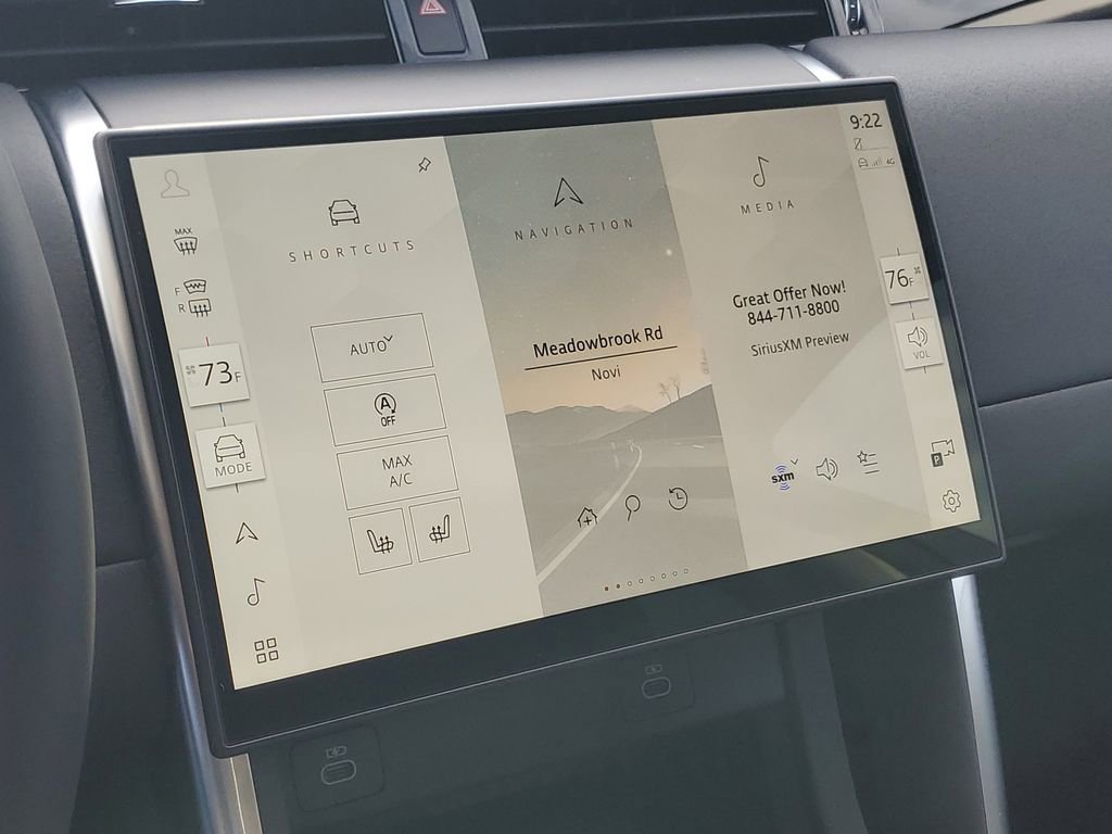 Used 2025 Land Rover Discovery Sport S image 25