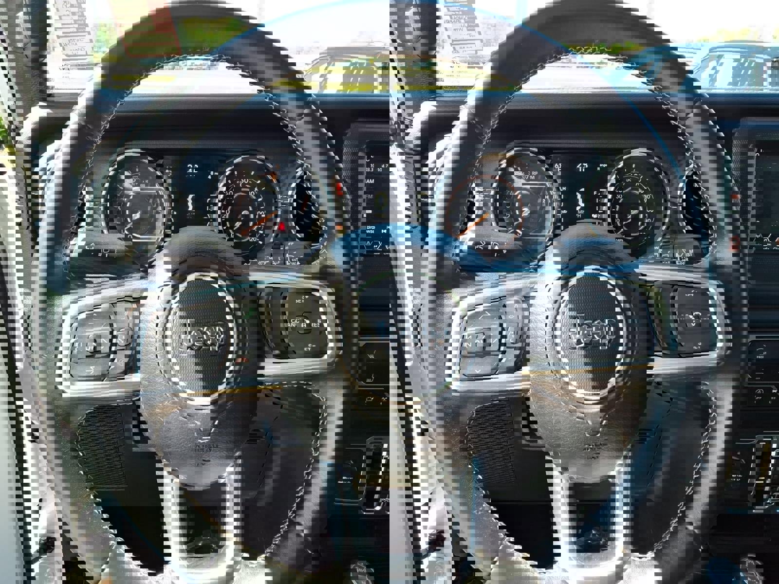 Used 2018 Jeep Wrangler Unlimited Sahara w/ Dual Top Group image 8