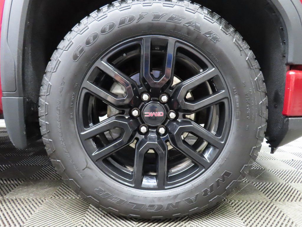 Used 2024 GMC Sierra 1500 Elevation w/ LPO, Elevation Black Package AWD/4WD image 8