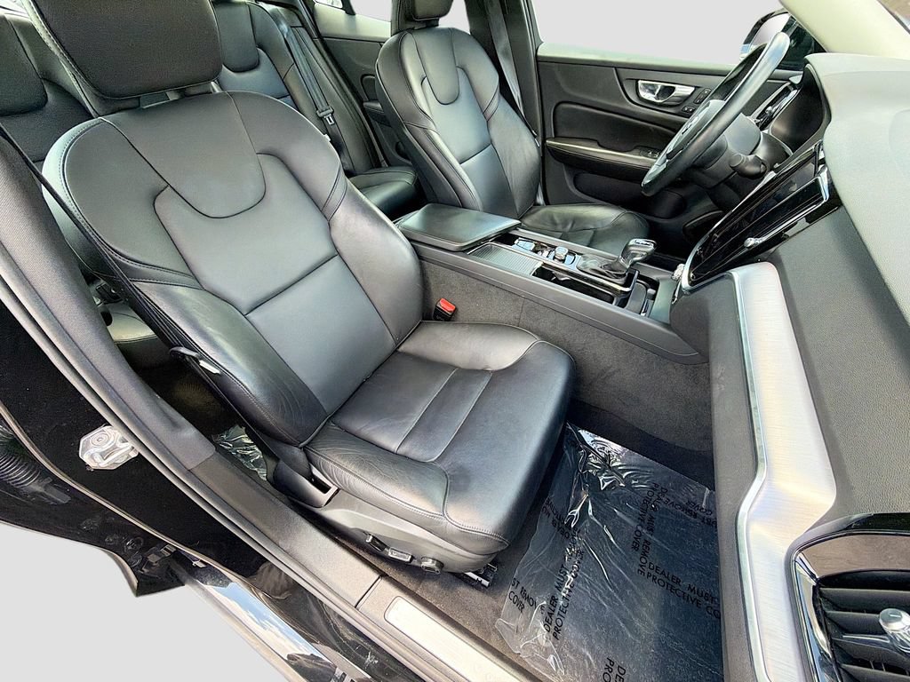 Used 2020 Volvo S60 T6 Momentum w/ Protection Package Premier AWD/4WD image 15