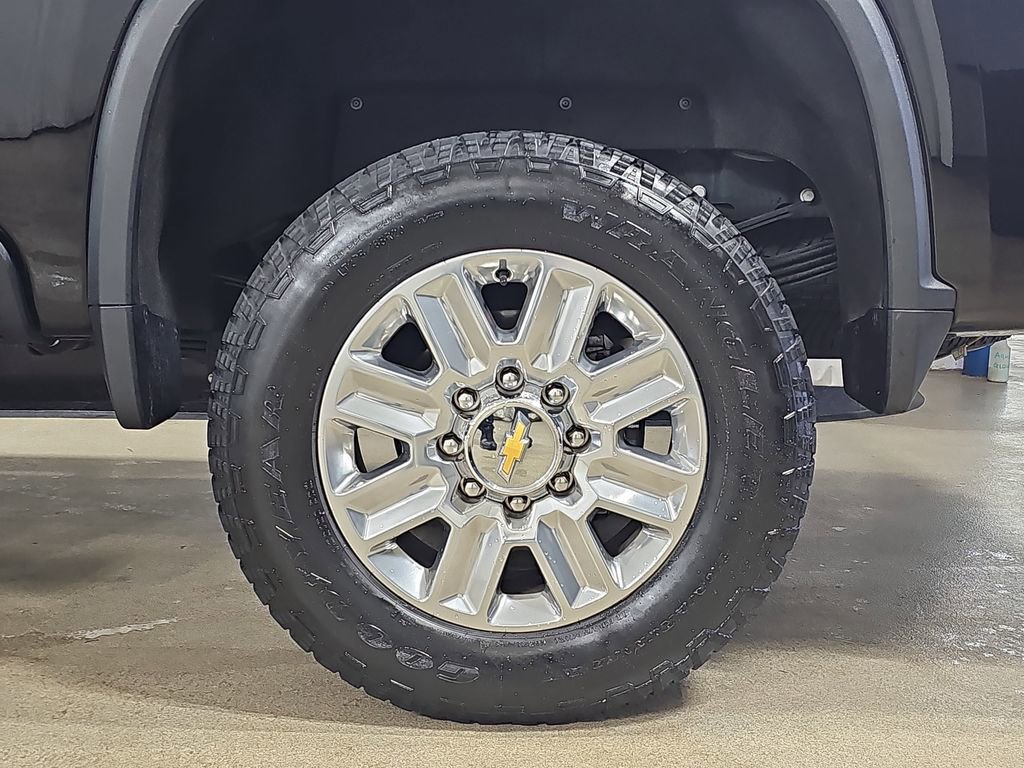 Certified 2024 Chevrolet Silverado 2500 High Country w/ Technology Package AWD/4WD image 39