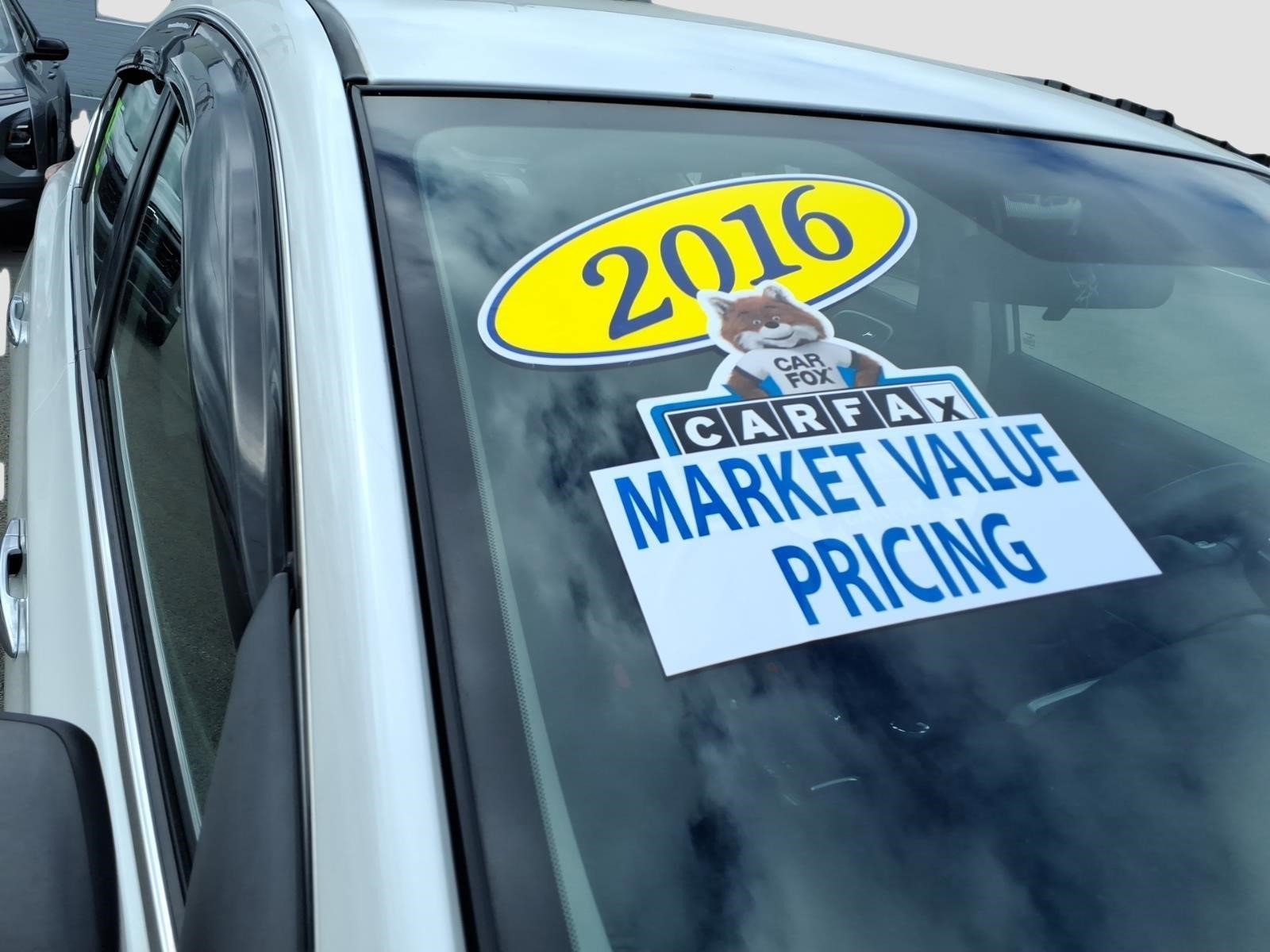 Used 2016 Nissan Sentra SR image 9