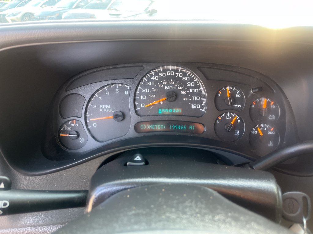 Used 2005 Chevrolet Silverado 2500 LS AWD/4WD image 17