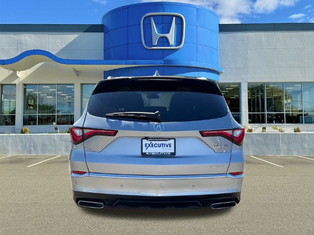 Used 2023 Acura MDX w/ Technology Package AWD/4WD image 3
