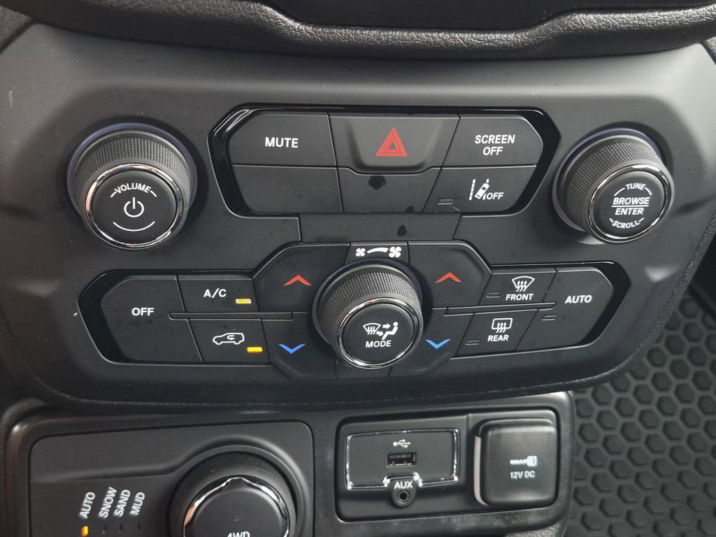 Used 2022 Jeep Renegade Latitude w/ Convenience Group AWD/4WD image 30