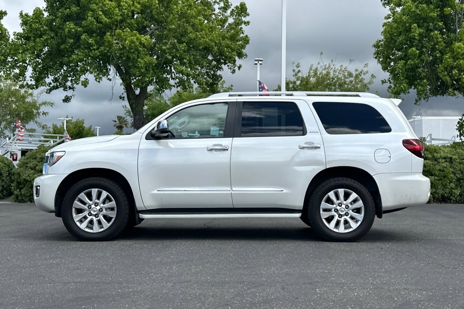 Used 2021 Toyota Sequoia Platinum AWD/4WD image 7