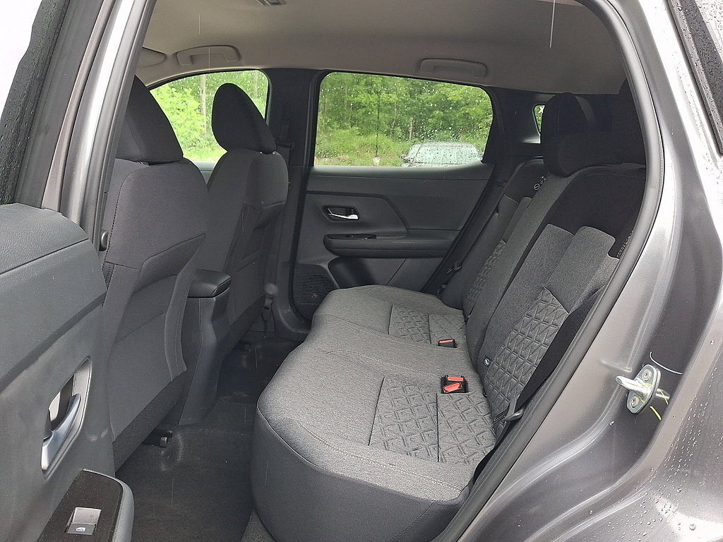 New 2026 Nissan Kicks SV w/ Interior Electronics Package AWD/4WD image 5