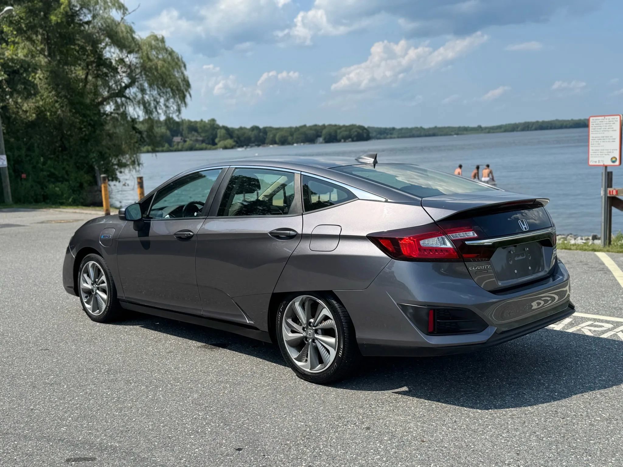 Used 2018 Honda Clarity Touring image 4