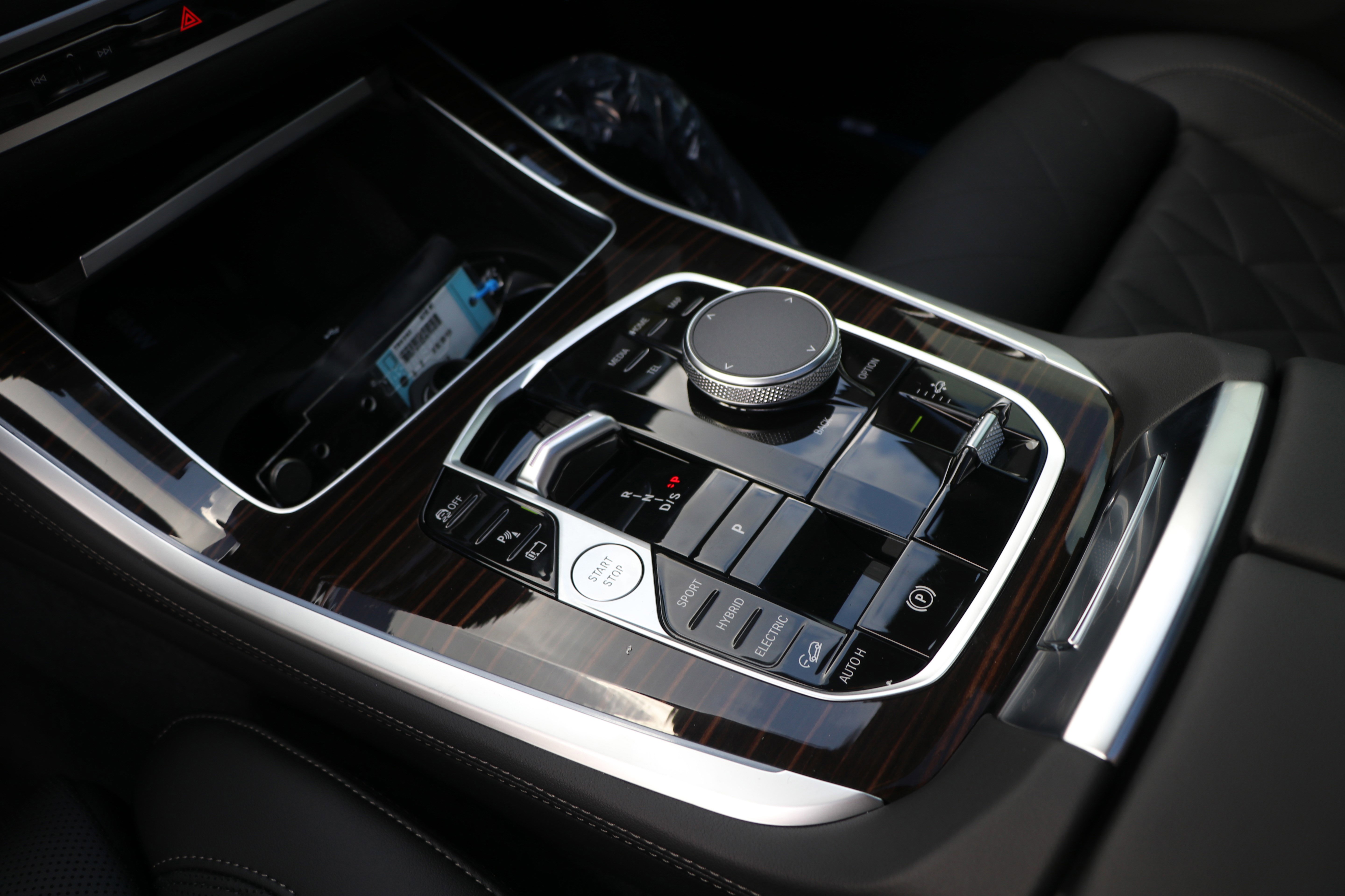 Used 2026 BMW X5 xDrive50e w/ Parking Assistance Package image 24