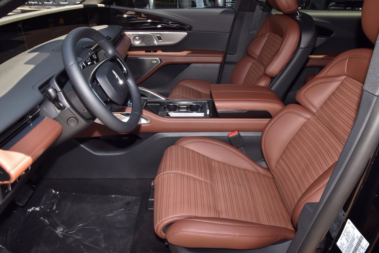New 2026 Lincoln Nautilus Reserve AWD/4WD image 13