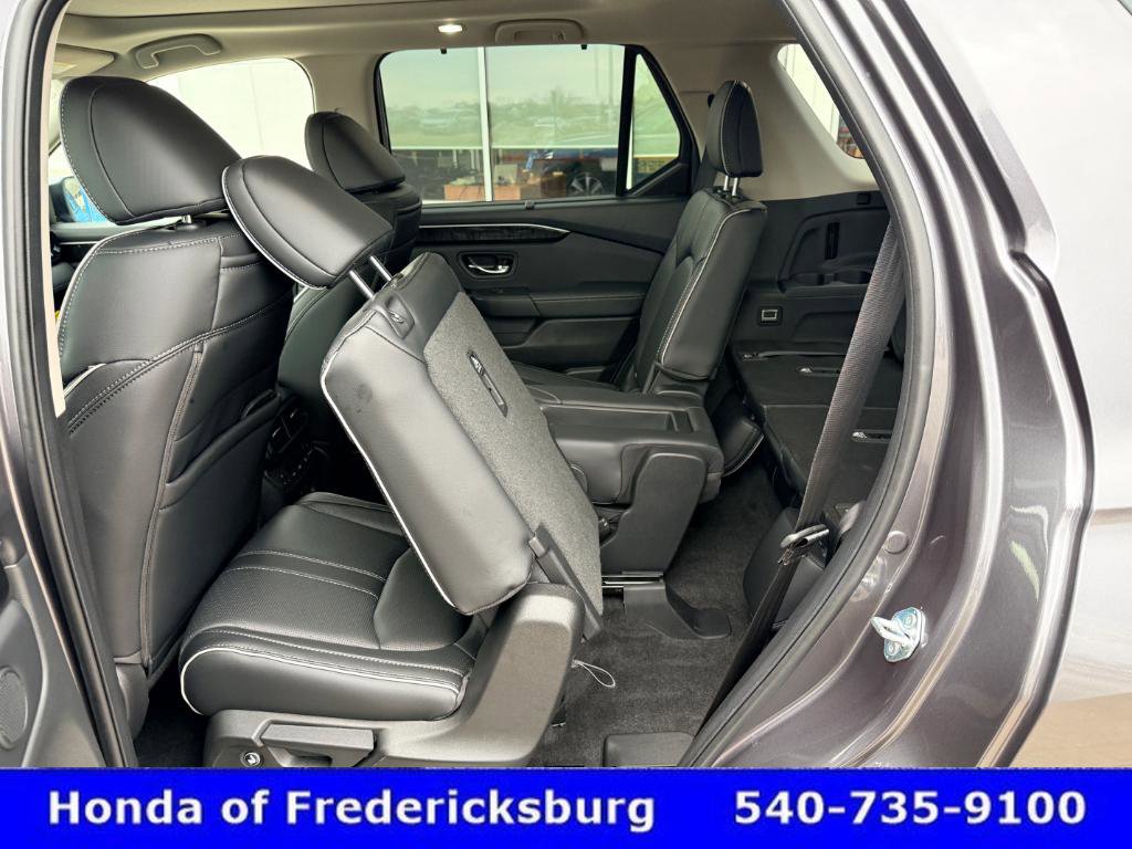 Certified 2025 Honda Pilot Elite image 32