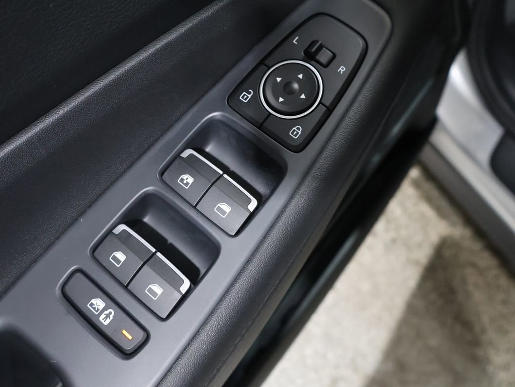 Used 2023 Hyundai Santa Fe SE image 13