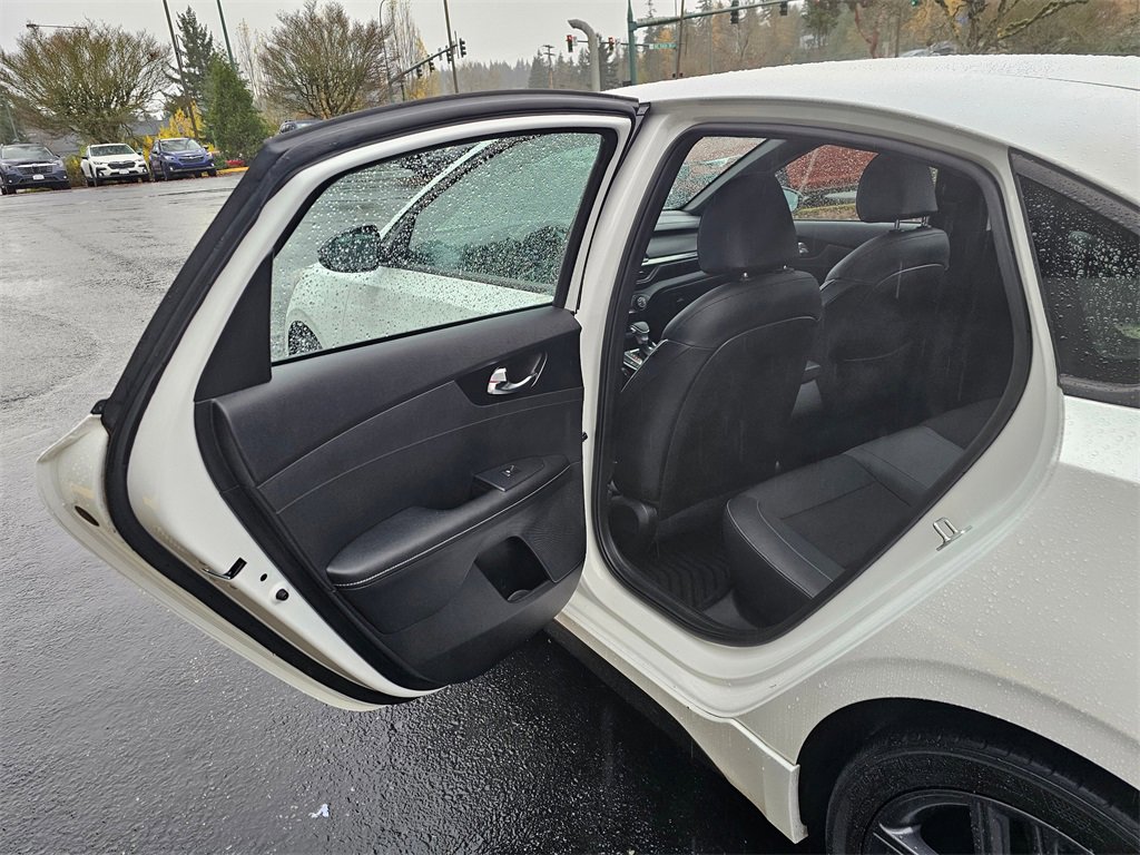 Used 2021 Kia Forte GT-Line w/ GT-Line Premium Package image 16