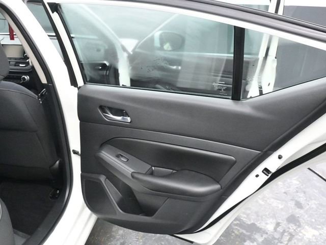 Used 2021 Nissan Altima 2.5 S FWD image 12