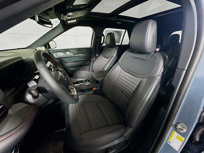 New 2025 Ford Explorer ST-Line w/ Premium Package AWD/4WD image 11