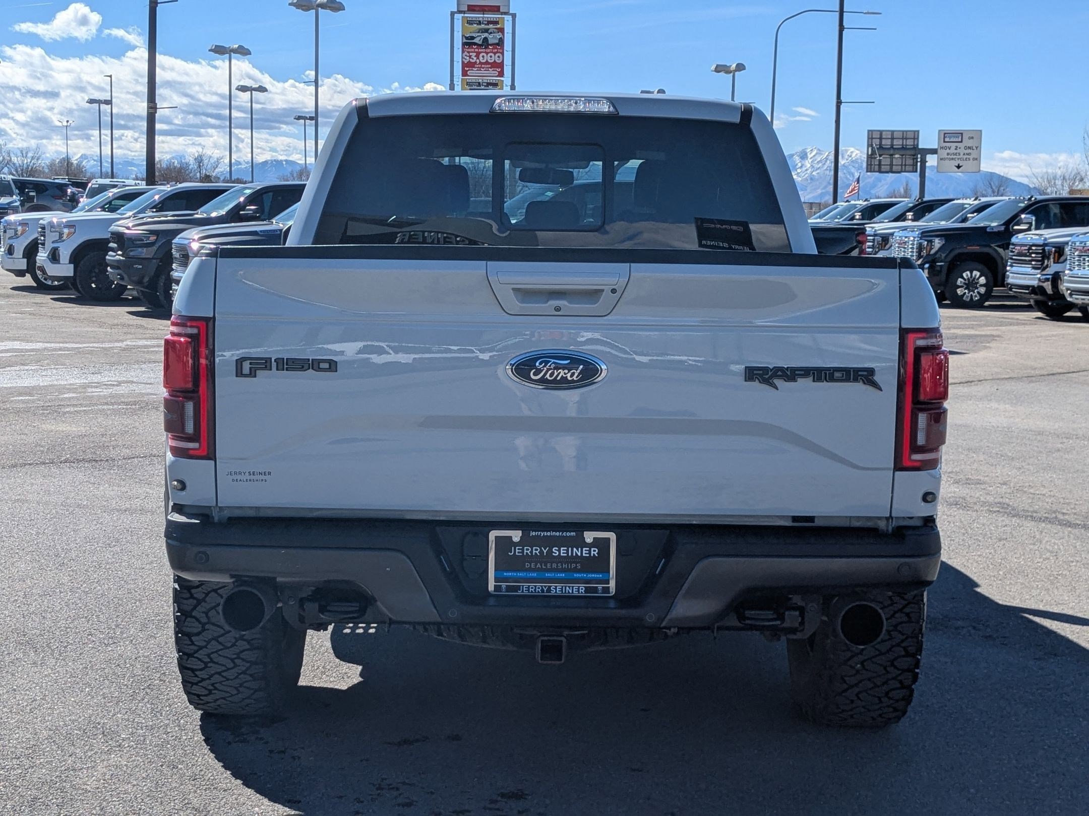 Used 2017 Ford F150 Raptor w/ Equipment Group 802A Luxury image 4