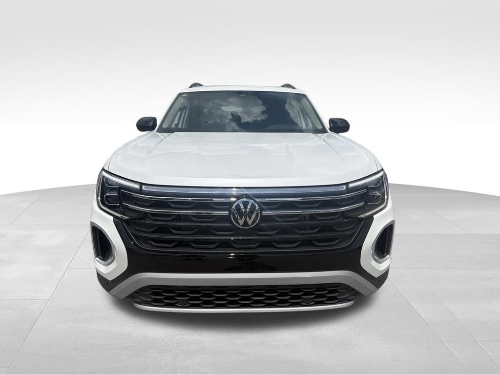 Used 2026 Volkswagen Atlas Peak Edition AWD/4WD image 3