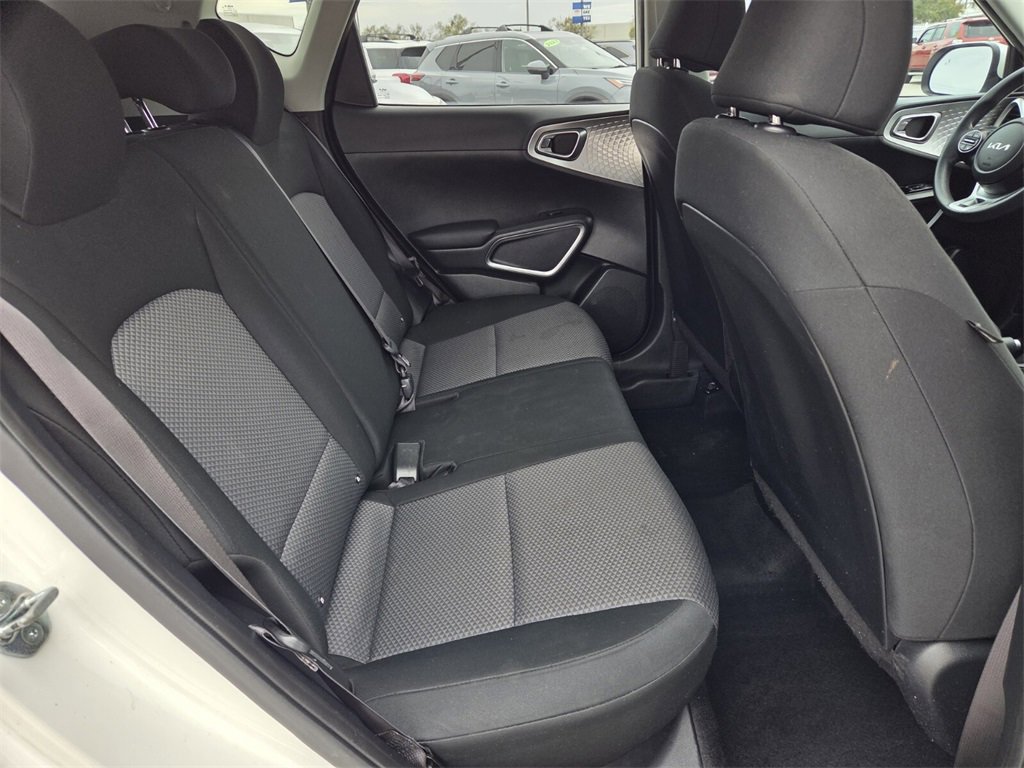 Used 2023 Kia Soul LX w/ LX Technology Package image 14