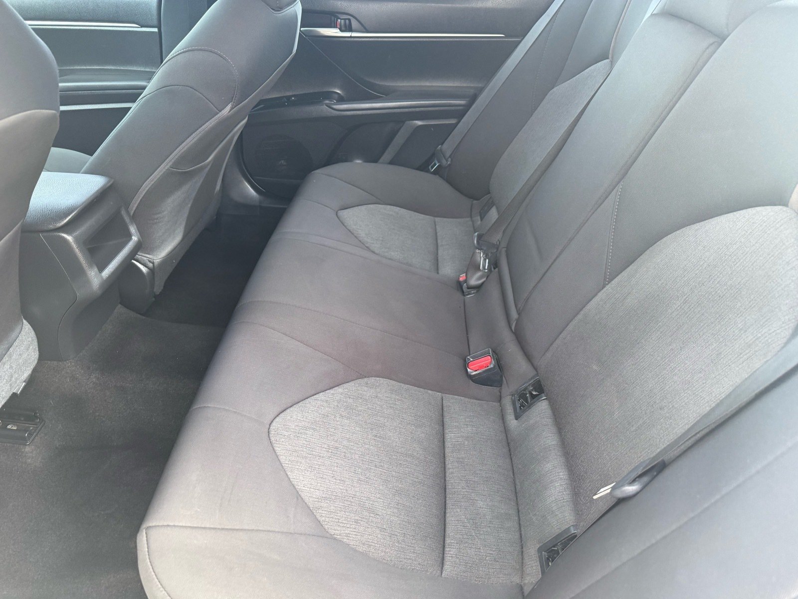 Used 2020 Toyota Camry LE w/ Carpet Mat Package FWD image 26