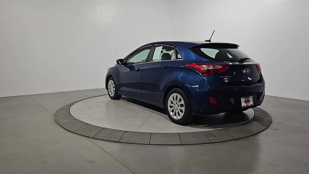 Used 2016 Hyundai Elantra GT image 3