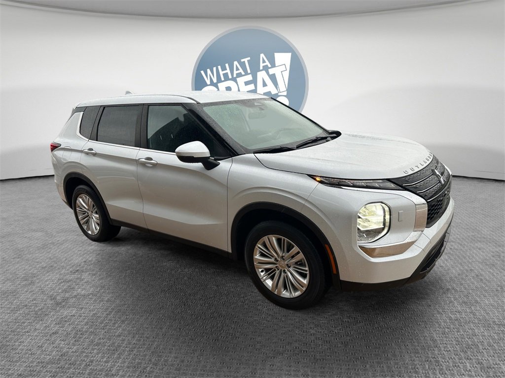 Used 2023 Mitsubishi Outlander ES