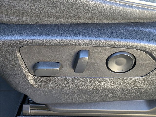 Used 2024 Chevrolet Suburban Premier image 20