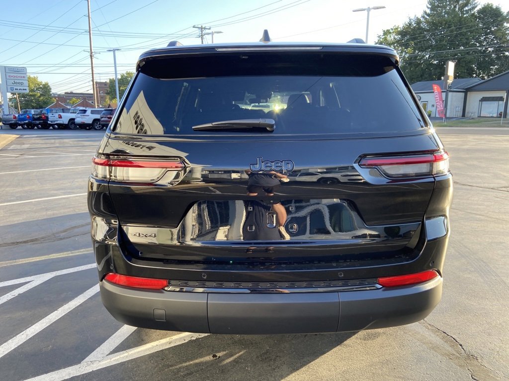 New 2025 Jeep Grand Cherokee L Altitude image 4