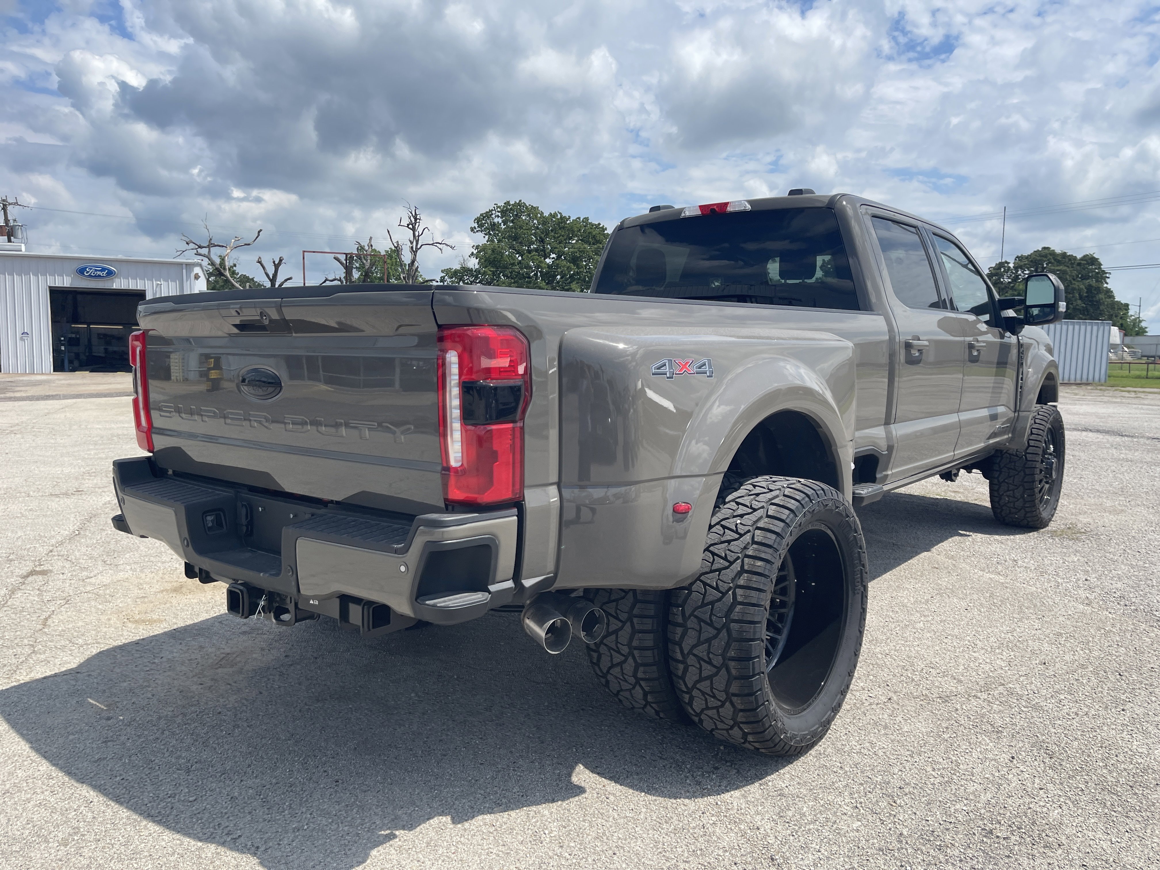 Used 2026 Ford F450 Lariat AWD/4WD image 4