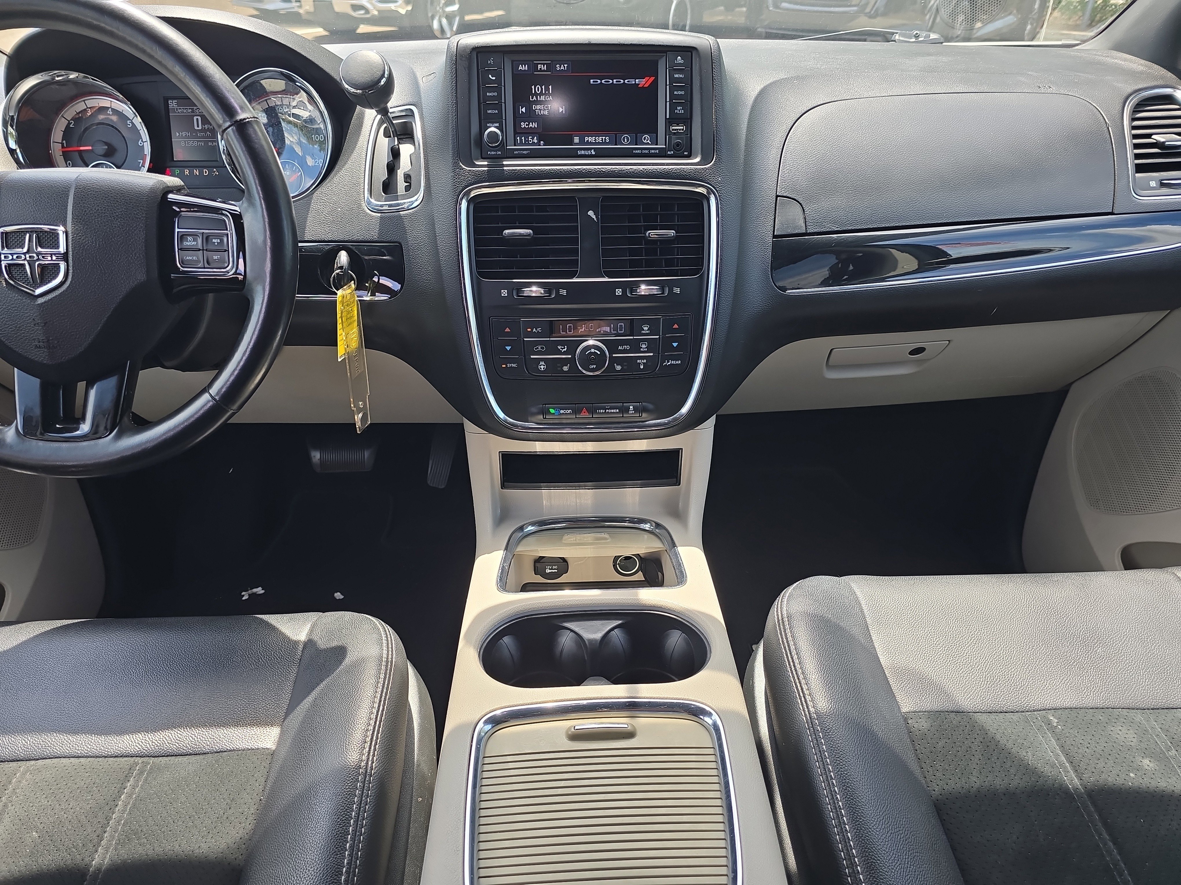 Used 2017 Dodge Grand Caravan SXT w/ Driver Convenience Group FWD image 15