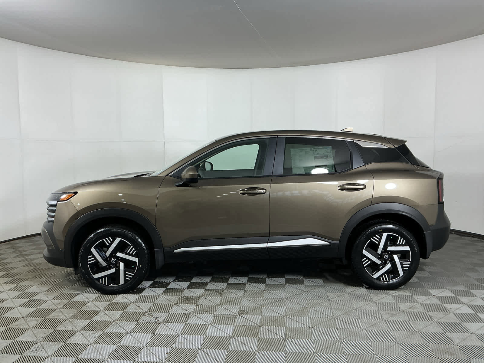 New 2025 Nissan Kicks SV image 4