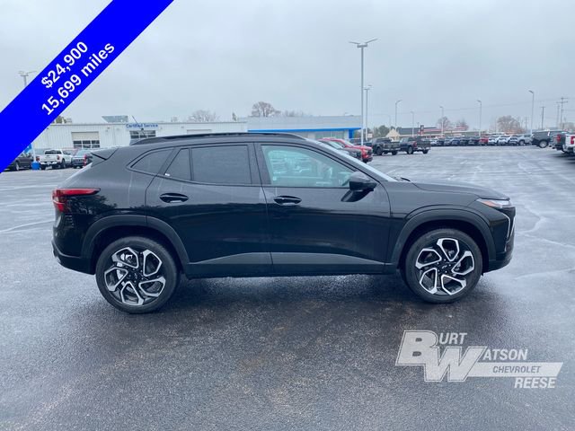 Used 2025 Chevrolet Trax RS image 8