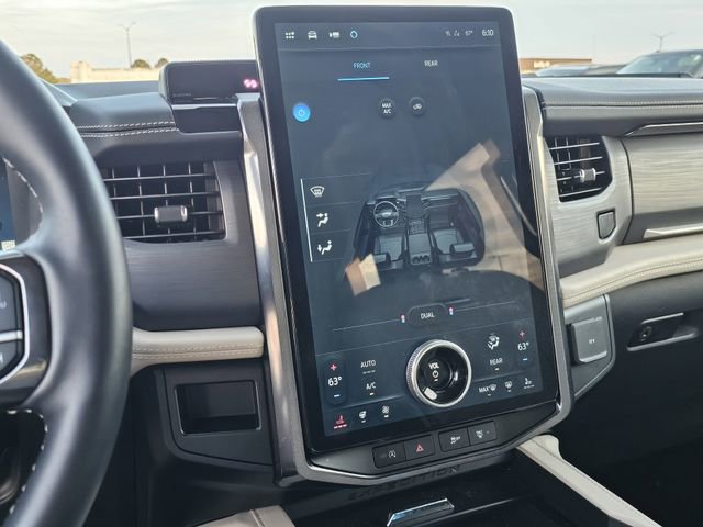 Certified 2024 Ford Expedition Platinum image 7