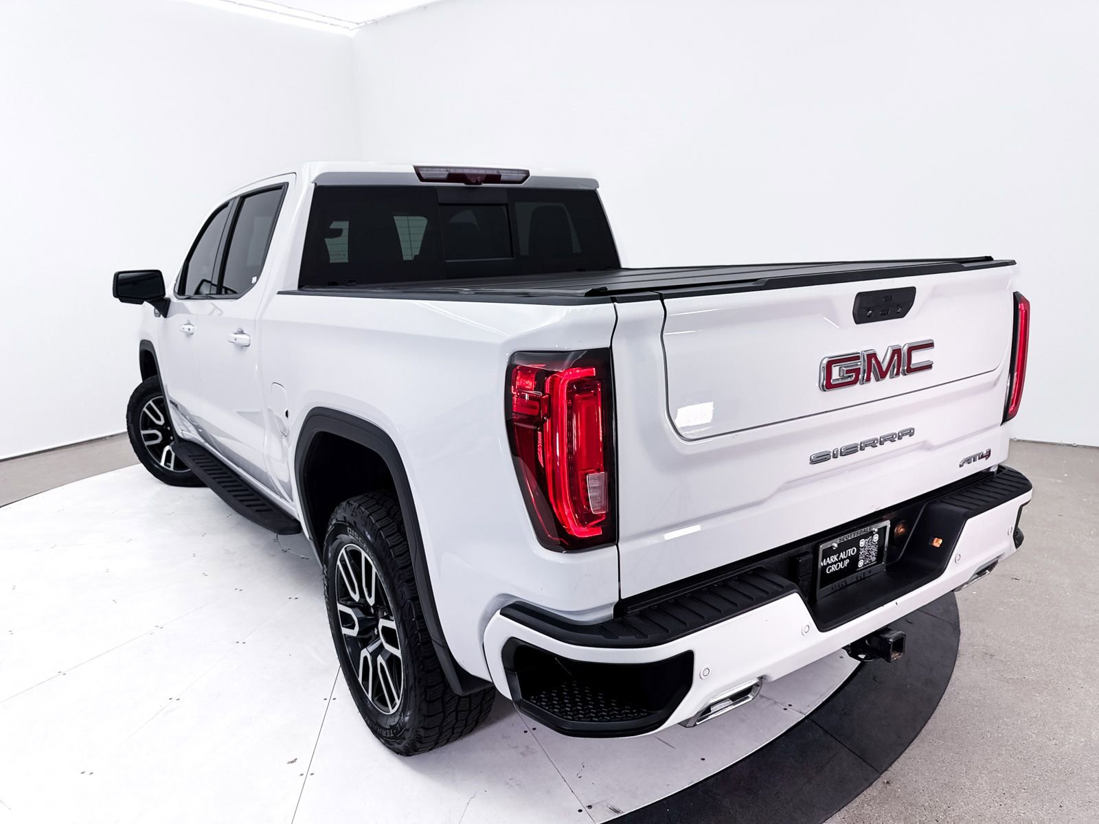 Used 2021 GMC Sierra 1500 AT4 w/ AT4 Value Package image 9