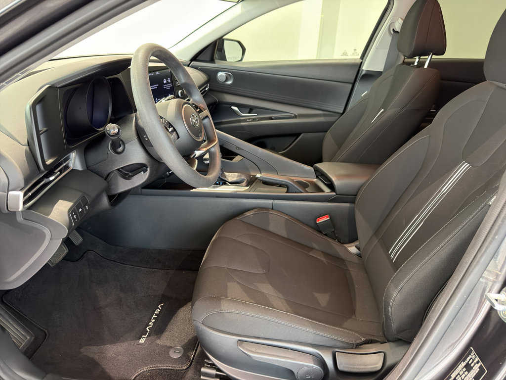 Used 2023 Hyundai Elantra SEL FWD image 13