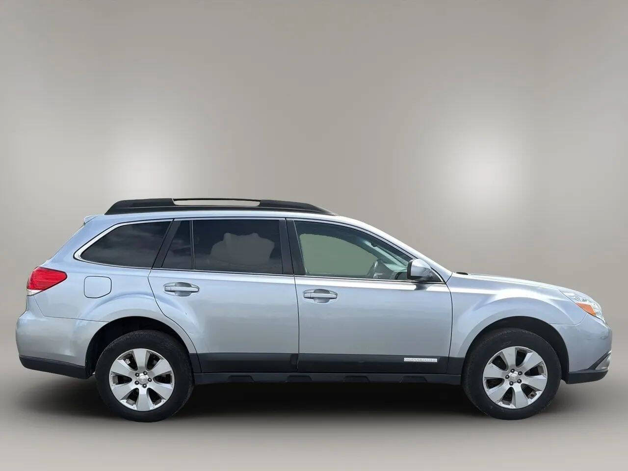 Used 2012 Subaru Outback 2.5i Premium w/ All-Weather Pkg AWD/4WD image 8