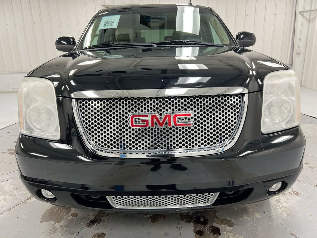 Used 2011 GMC Yukon Denali image 32