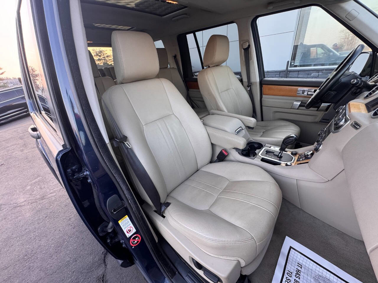 Used 2013 Land Rover LR4 HSE image 28