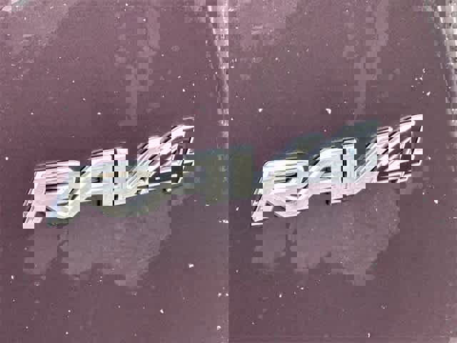 Used 2017 Toyota RAV4 XLE image 17