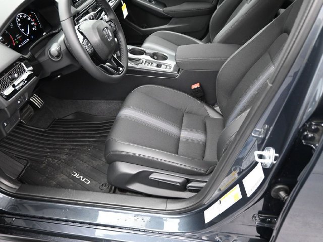 Used 2025 Honda Civic Sport image 26