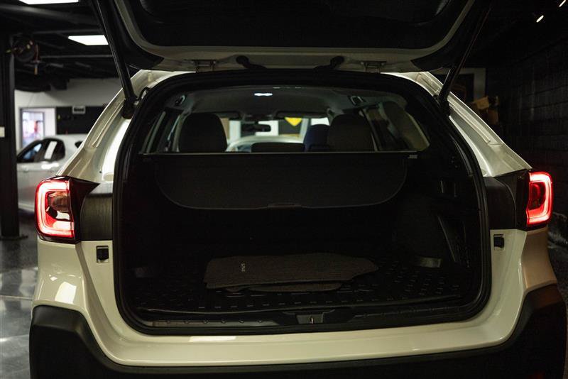 Used 2023 Subaru Outback Premium AWD/4WD image 7