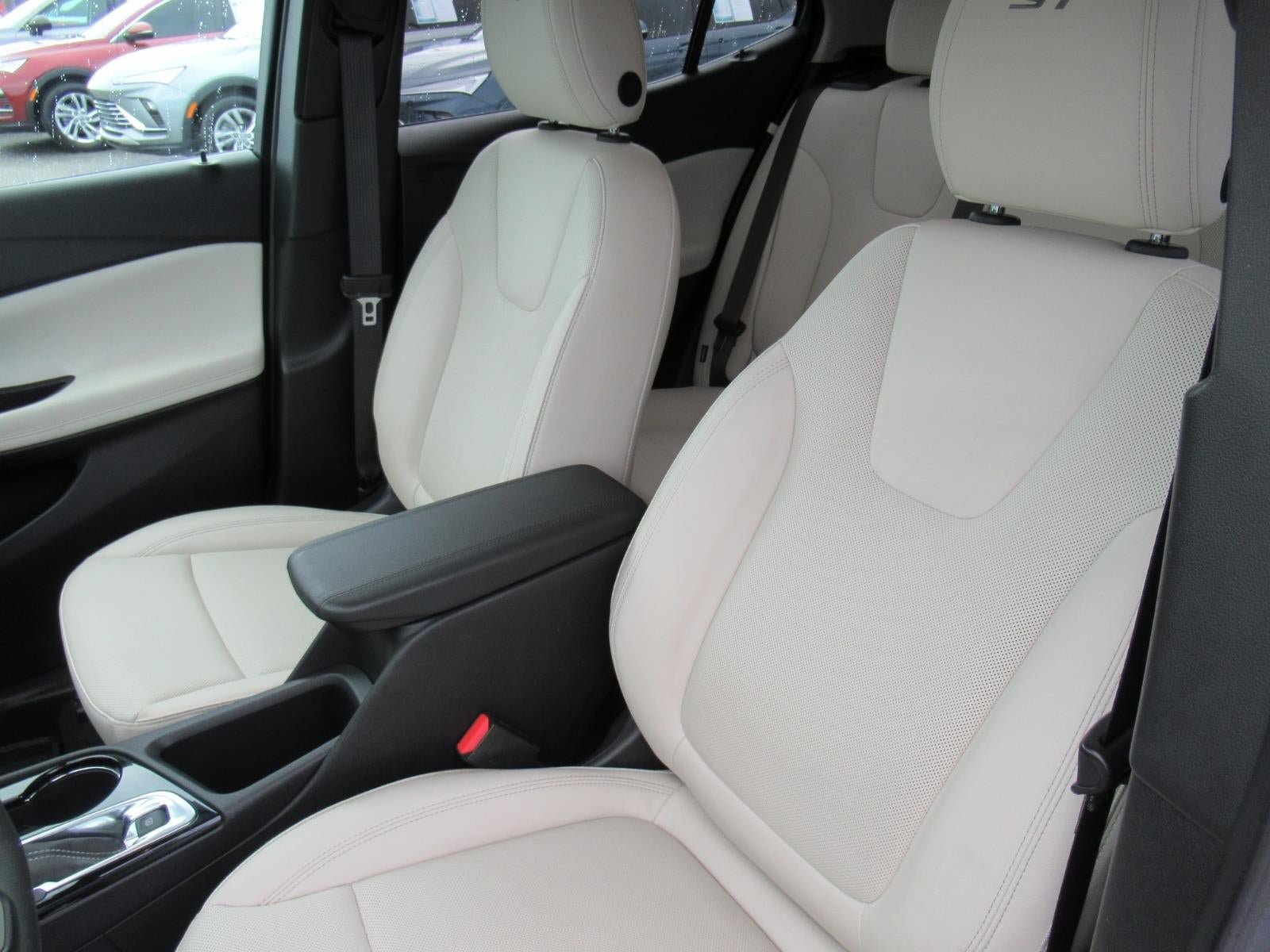 Used 2024 Buick Encore GX Sport Touring w/ Comfort Package FWD image 17