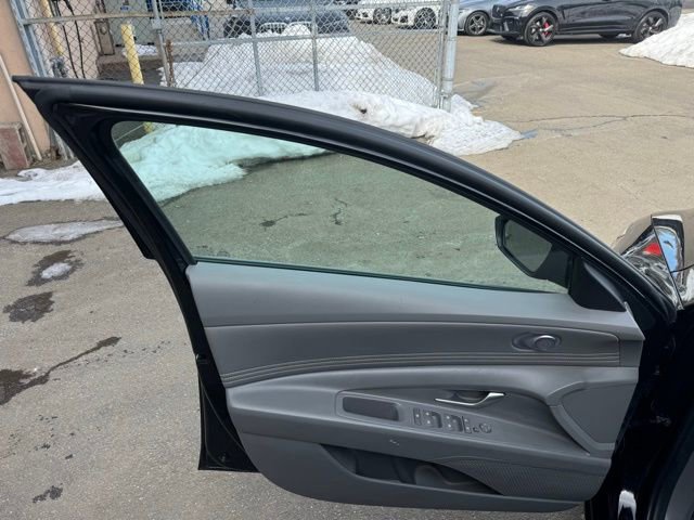 Used 2024 Hyundai Elantra SEL w/ Convenience Package FWD image 11