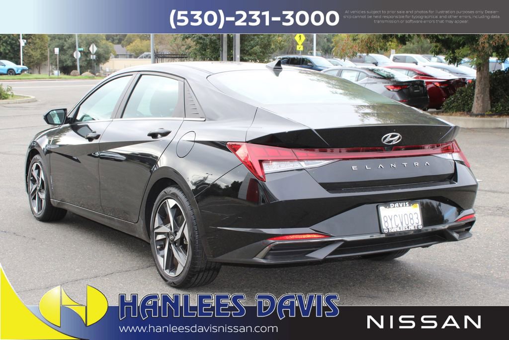 Used 2022 Hyundai Elantra SEL w/ Convenience + Premium Package image 9