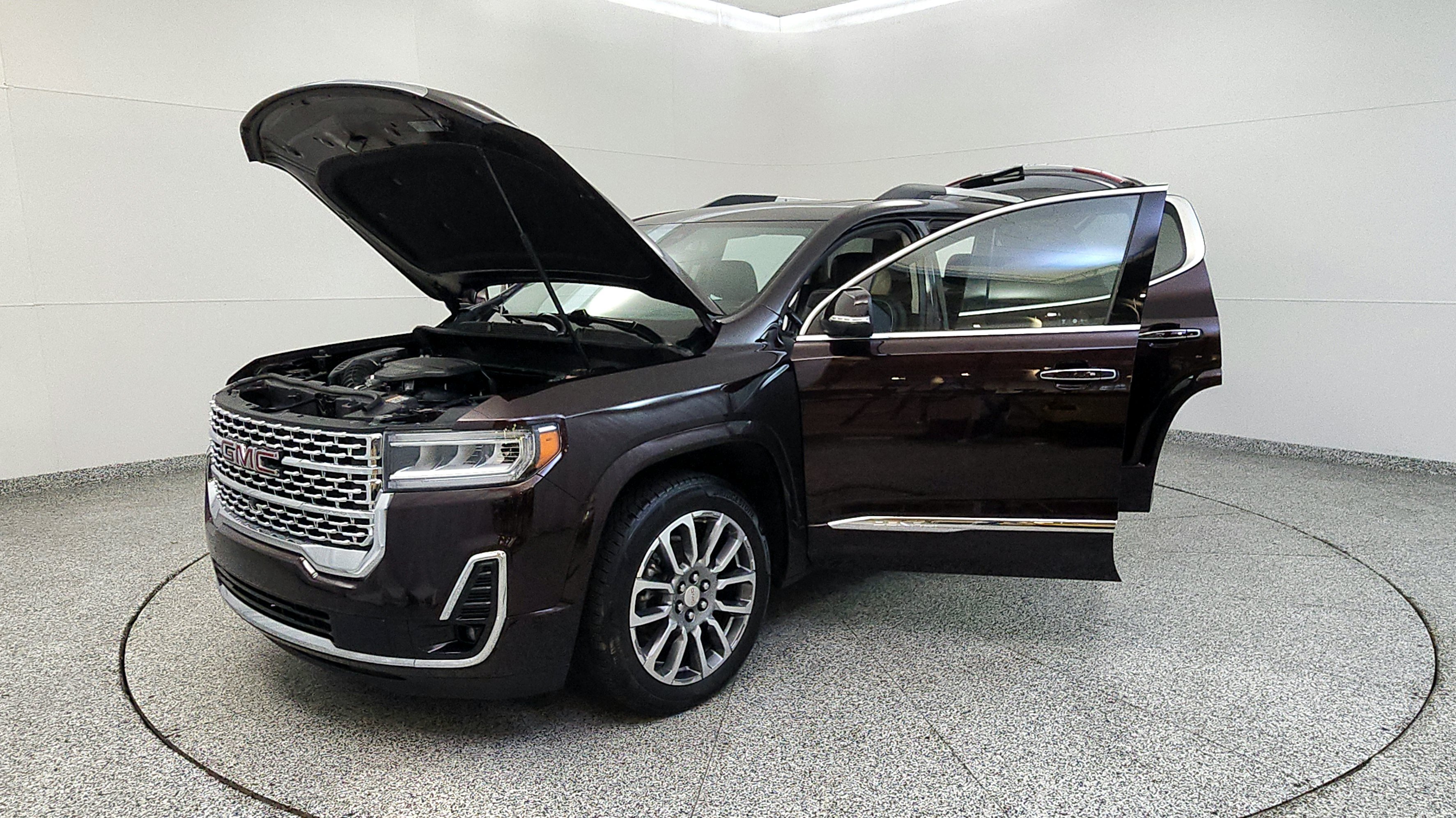 Used 2021 GMC Acadia Denali w/ Denali Ultimate Package AWD/4WD image 9