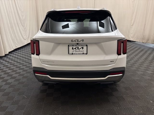 Certified 2025 Kia Sorento S AWD/4WD image 6
