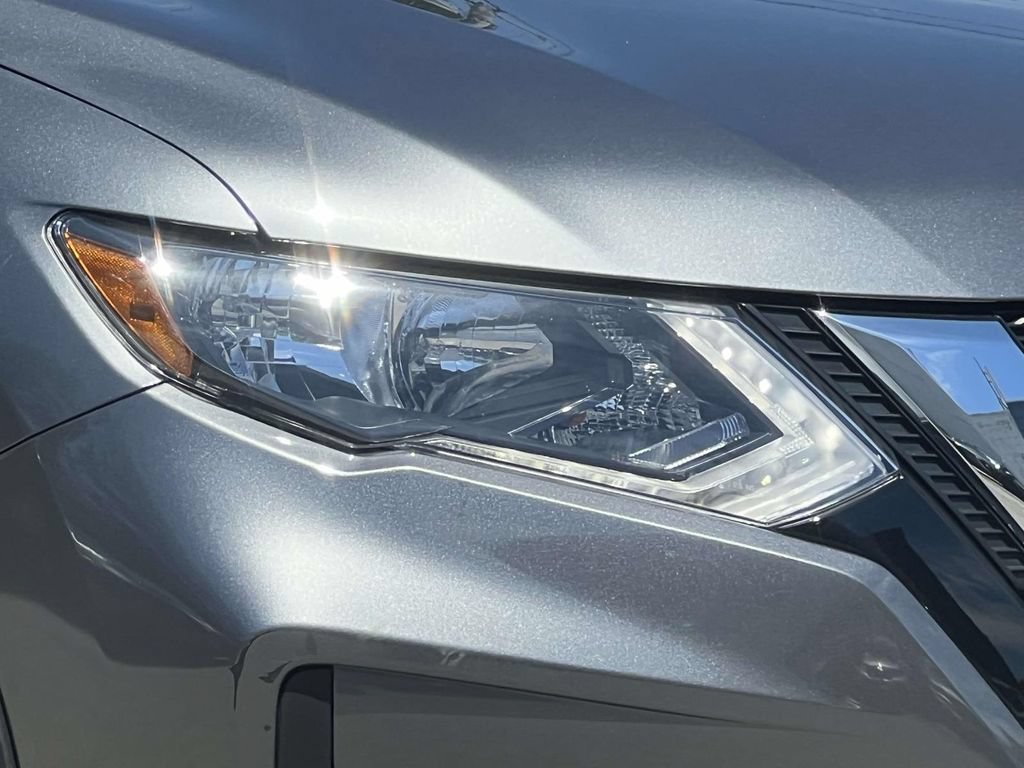 Used 2020 Nissan Rogue SV AWD/4WD image 8