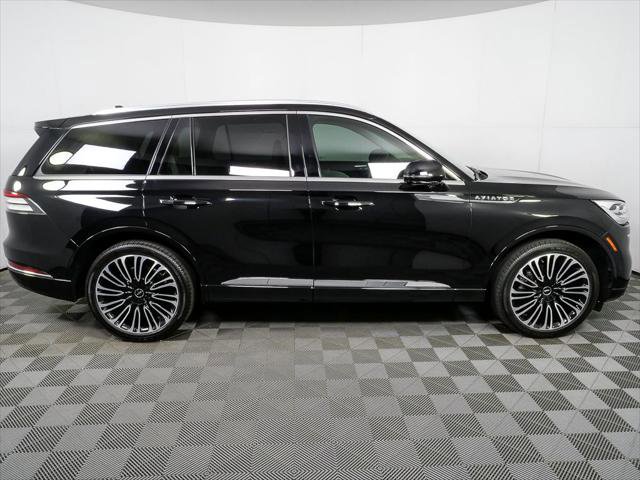 Used 2023 Lincoln Aviator Black Label w/ Class IV Trailer Tow Package AWD/4WD image 2